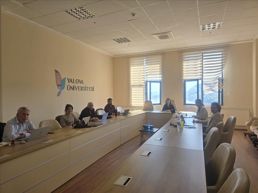 Yalova Üniversitesi’nde Mikro Yeterlik Uygulamaları ve Yönerge Hazırlıkları Görüşüldü